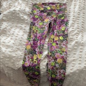 Lululemon leggings!